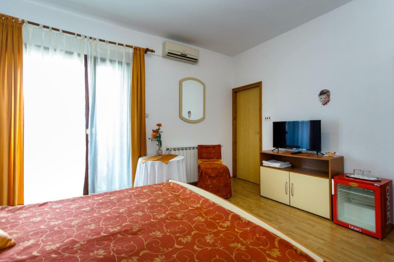 Rooms Mimi Krk Town Extérieur photo