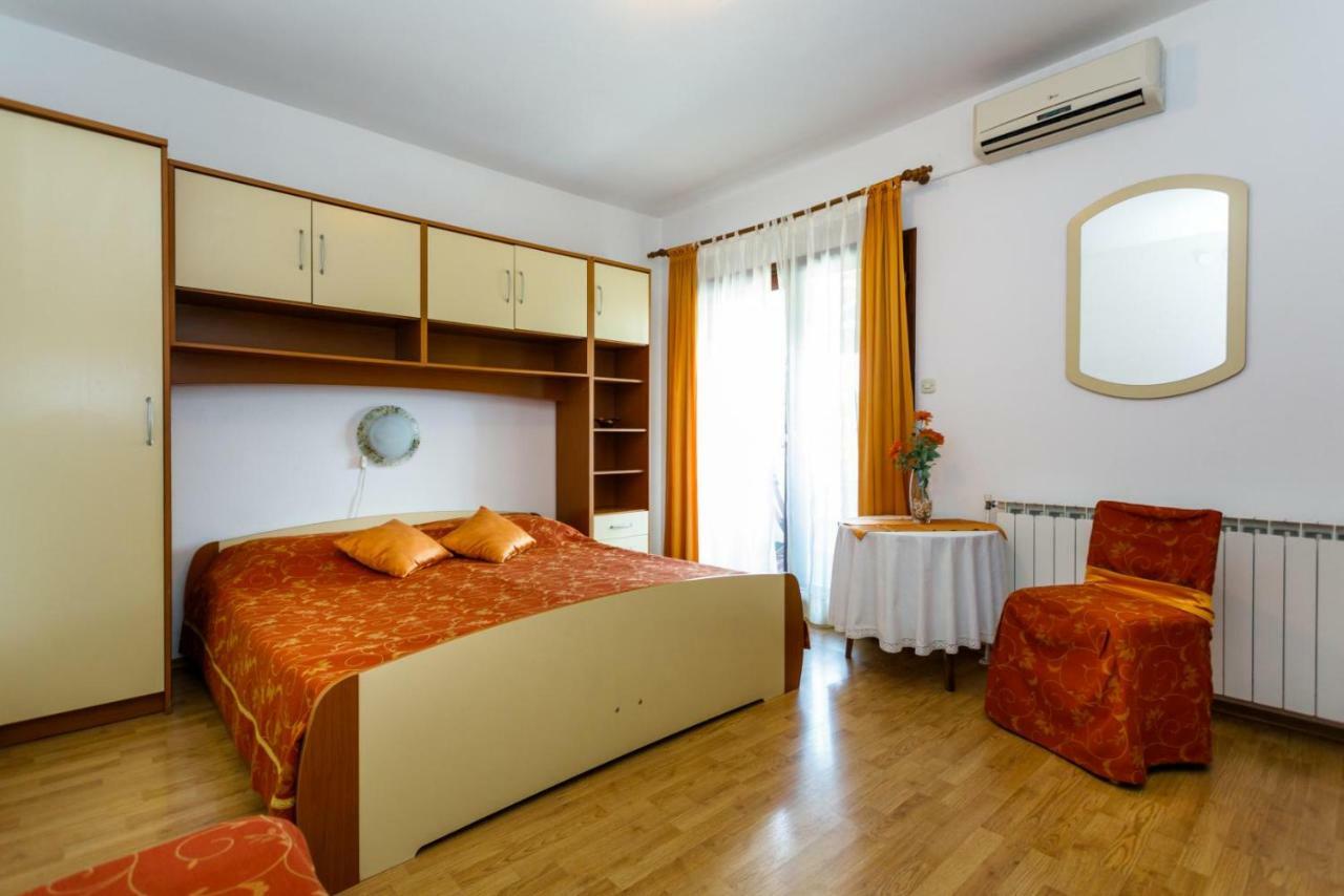 Rooms Mimi Krk Town Extérieur photo