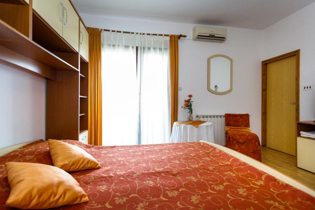 Rooms Mimi Krk Town Extérieur photo