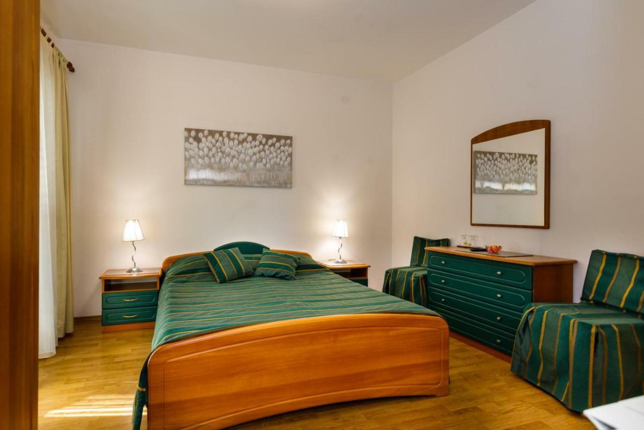 Rooms Mimi Krk Town Extérieur photo