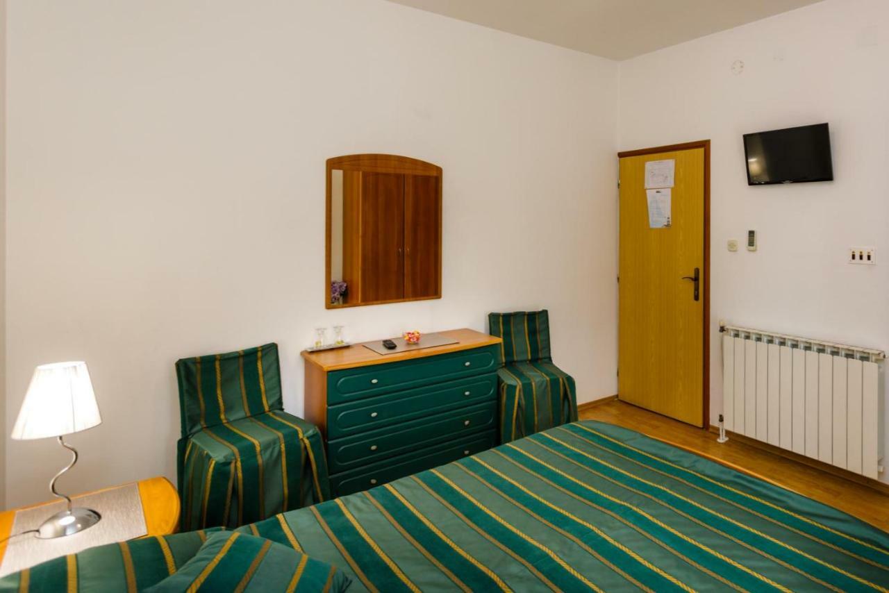 Rooms Mimi Krk Town Extérieur photo